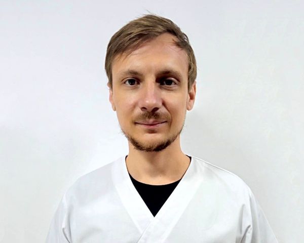 Dr. Iulian Slavu
