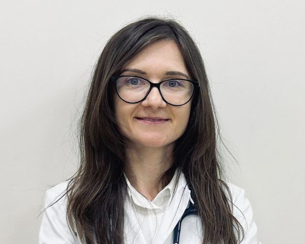 Dr. Roxana Leu - Vezeteu