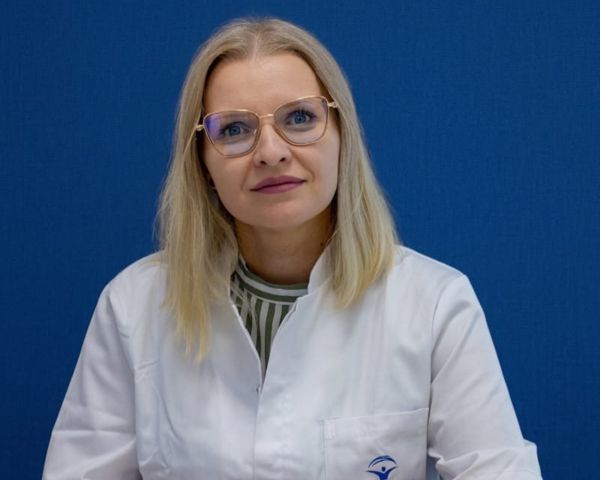 Dr. Dr. Alexandra-Ioana Tacu-Suhareanu Dr. Alexandra-Ioana Tacu-Suhareanu