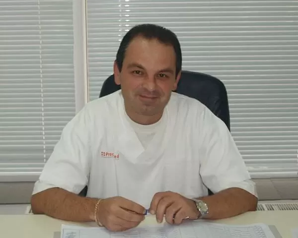 Dr. Oliver Dumitras